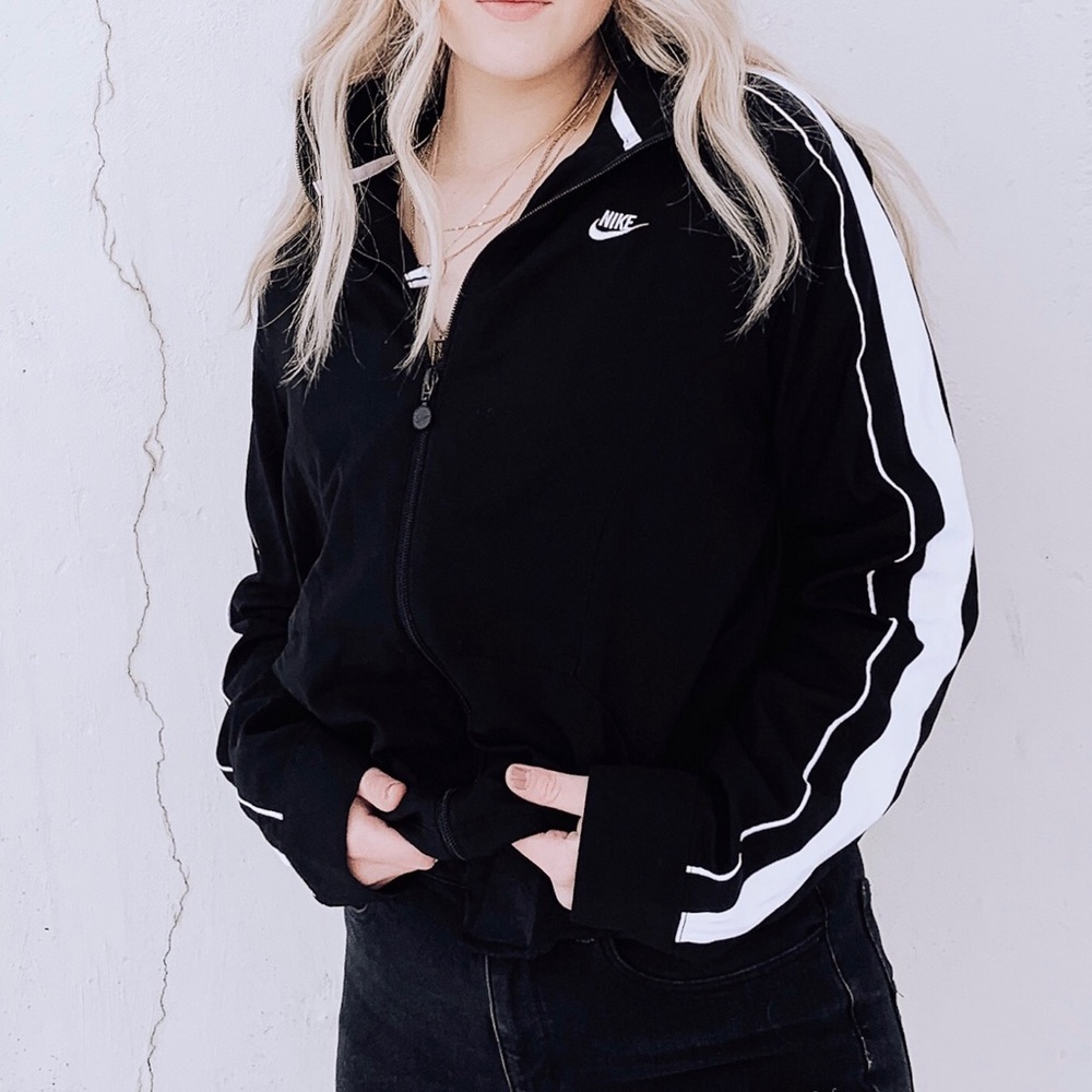 CLASSIC NIKE ZIP UP JACKET